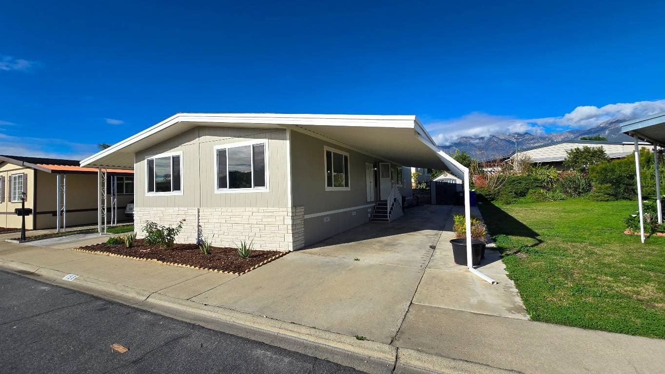 929 E Foothill Blvd Spc 153 in Upland